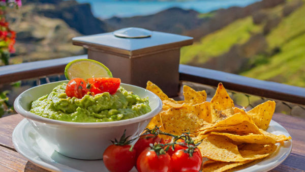 Nachos mit Guacamole bei Rice & Fries